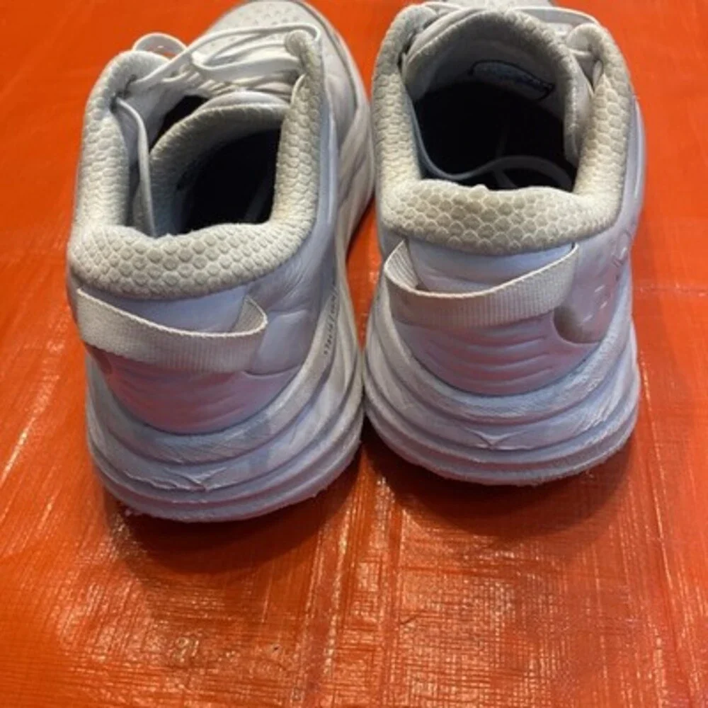Hoka Size 9.5 -One One HOKA Bondi SR White. Very Cool Shoes, Priced To Sell